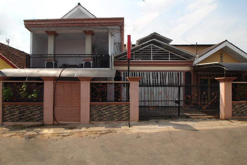 Oyo 2176 Amanah Syariah Residence Bandar Lampung Extérieur photo